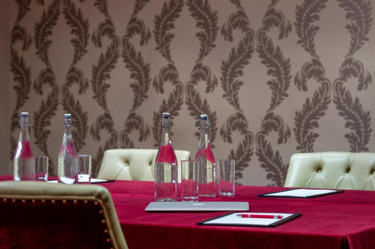 The Carraig Hotel Carrick-on-Suir Esterno foto